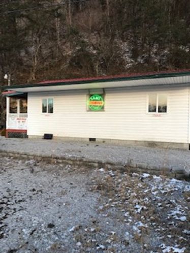 101 Village Dr, Prestonsburg, KY 41653